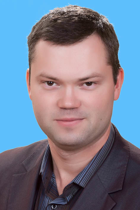 Максютов Артур Валерикович, Зам.директора по УВР, высшее образование, первая категория , стаж 3 года