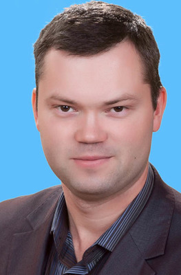Максютов Артур Валерикович, Зам.директора по УВР, высшее образование, первая категория , стаж 3 года
